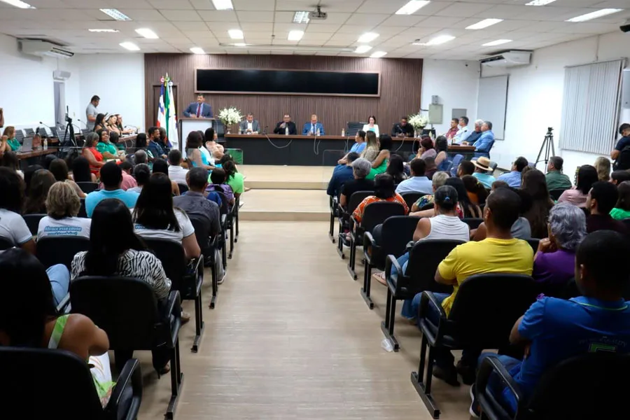 Absurdo! 15 vereadores solidários com o caos implantado na Saúde Municipal de Teixeira de Freitas Absurdo! 15 vereadores solidários com o caos implantado na Saúde Municipal de Teixeira de Freitas