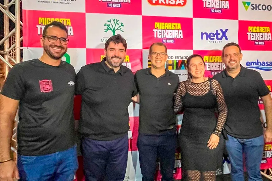 Na festa dos 40 anos deu “bode!” Parece que houve até concurso de fantasias Na festa dos 40 anos deu “bode!” Parece que houve até concurso de fantasias