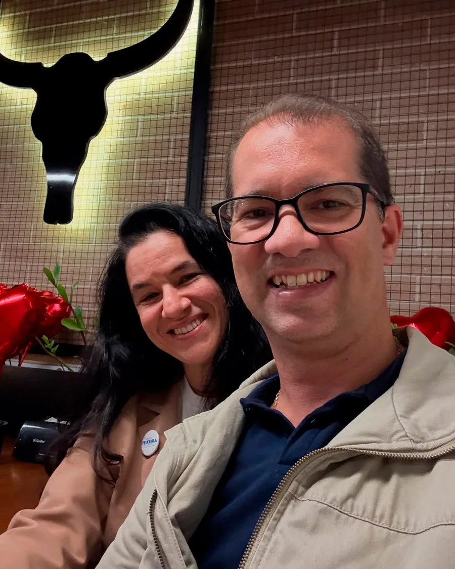 Um chifre para chamar de meu, mesmo que já seja teu! Que foto, hein? Cheia de simbolismo!!!