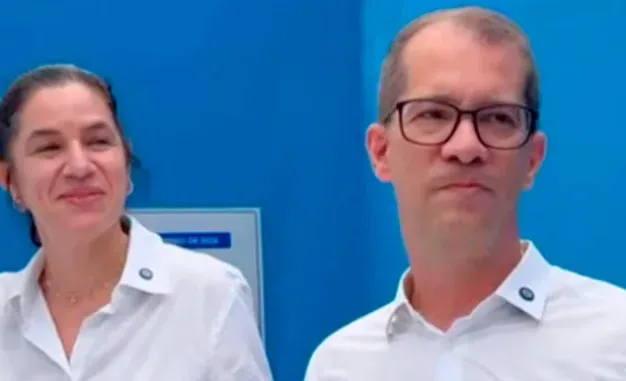 Penélope do PT veste a fantasia de “marcelo prefeito”, o ridículo não é a roupa, é o PT apoiar