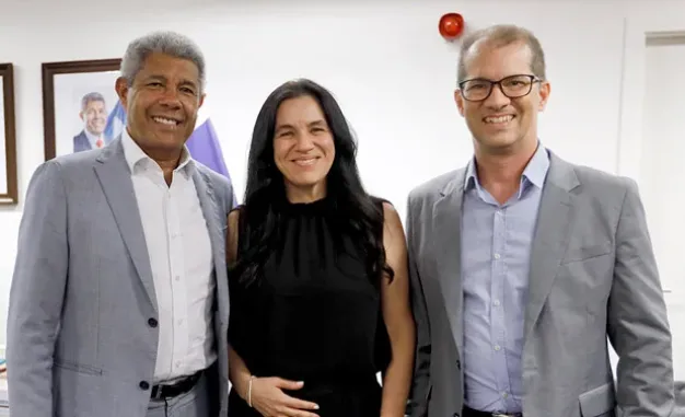 Penélope e “marcelo cpi” deram um “bico” na direita, traíram ACM e, agora no PDT, são da esquerda 