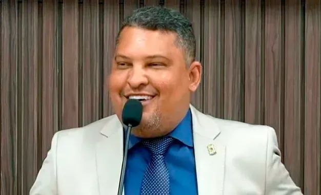 Ver. Jonatas reeleito para pres. da Câmara novo cenário no palco da política teixeirense